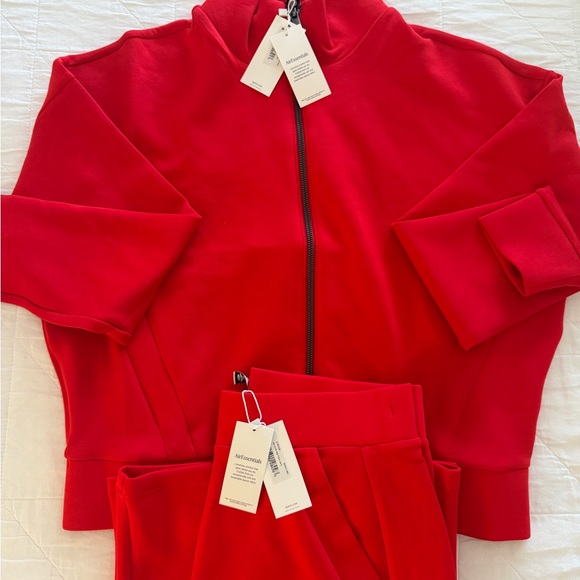 WHOLE OUTFIT Spanx Red Air Essentials Tracksuit - Picture 4 of 6